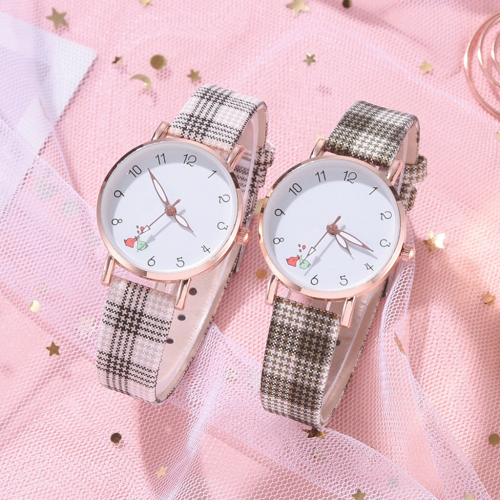ELegant Women Leather Band Quartz Watch Fashion Clock Bracelet